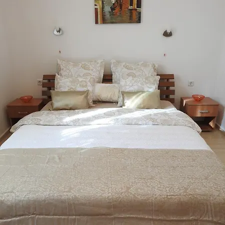 Apartment Golden Wave