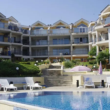 Golden Wave アパート ソゾポル